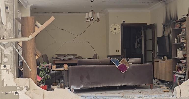 Ataşehirde 3 katlı binada doğal gaz patlaması; ortalık savaş alanına döndü