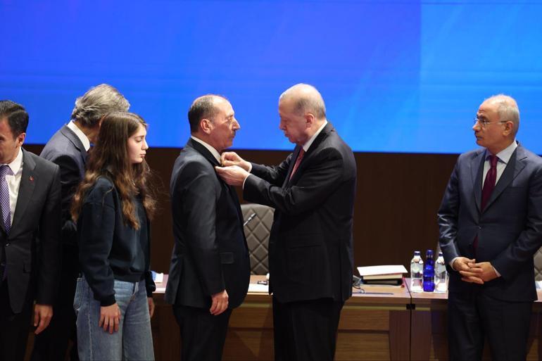 Ömer Çelik: PKKnın kendini feshetmesi ve silah bırakması gerekiyor