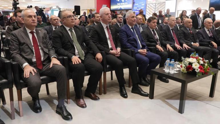 Bakan Bolat: 282 milyar dolar mal ve 128 milyar dolar hizmet ihracatı için birlikte yol alacağız