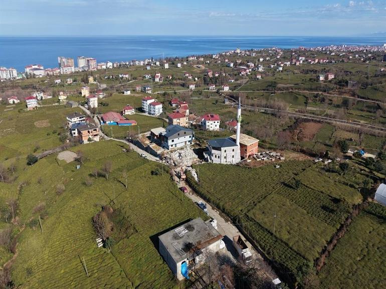 Minarenin kontrollü yıkımı kamerada