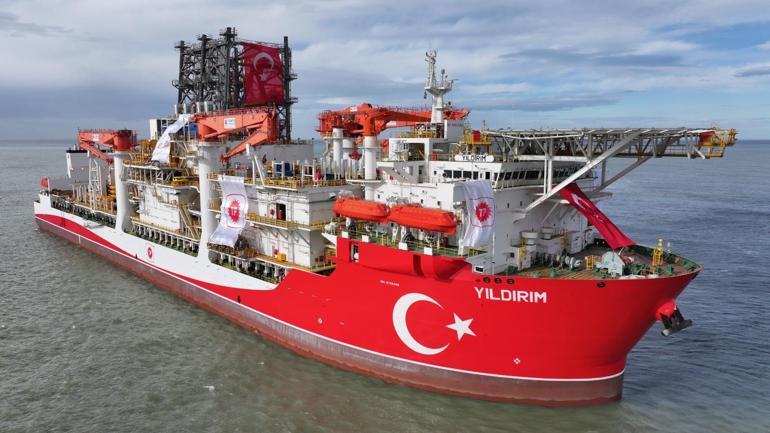 Derin deniz sondaj gemisi Yıldırım, Filyos Limanına ulaştı