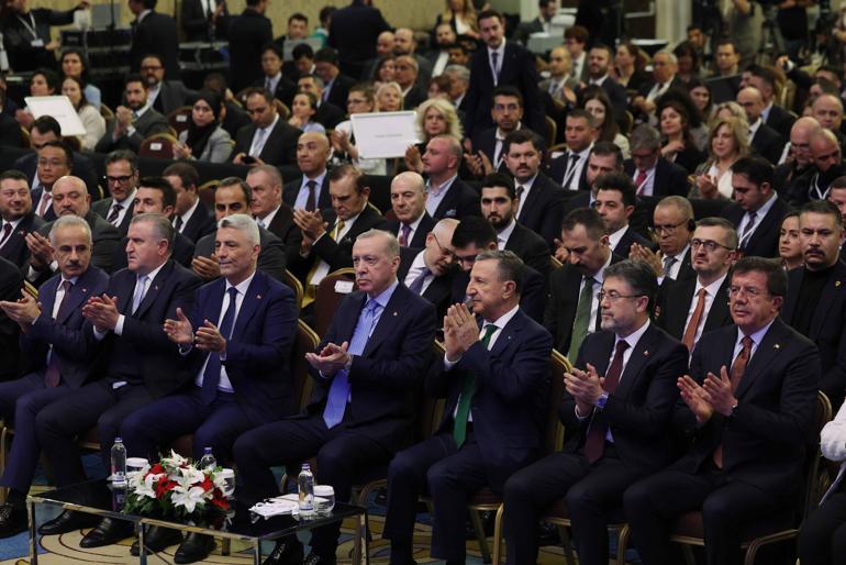 Cumhurbaşkanı Erdoğan: Aramıza nifak sokmayı amaçlayan oyunlara gelmeyin