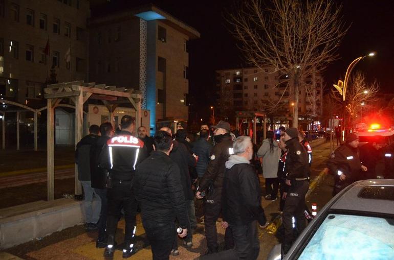 Cinayet davasının karar duruşması sonrası 2 aile arasında kavga; 7 gözaltı