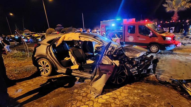 Bursada iki otomobil kafa kafaya çarpıştı: 3 yaralı