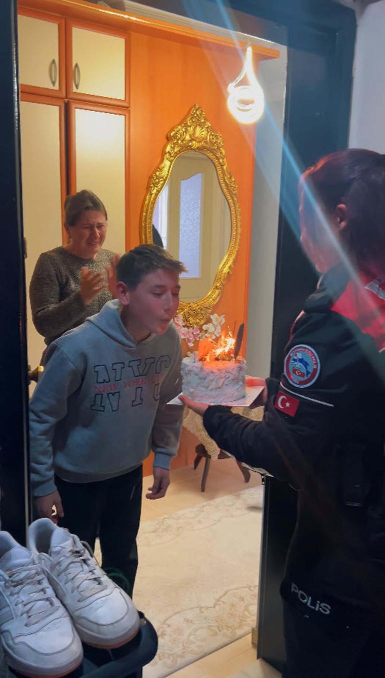 Motorize polis ekibinden merhum silah arkadaşlarının çocuğuna sürpriz kutlama