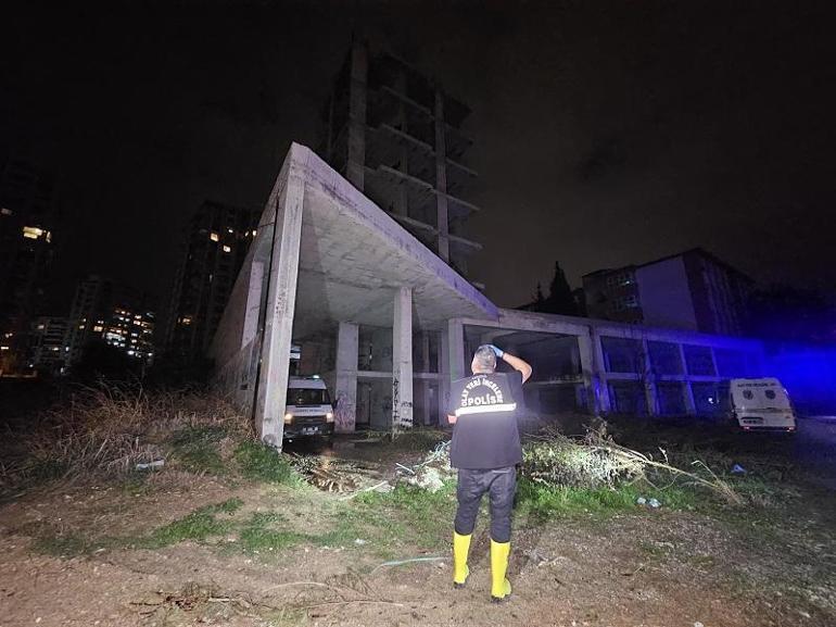 2 metre derinliğinde su biriken inşaatın bodruma düşüp, boğuldu