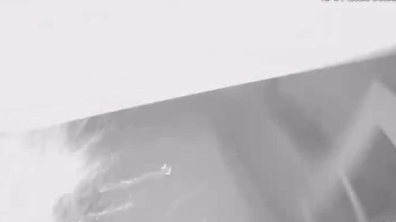 Bursada yeni bir binadaki dairenin tavanı çöktü; o anlar kamerada