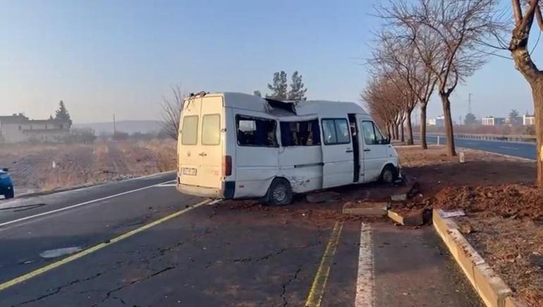 Minibüs ağaca çarptı: 7 yaralı