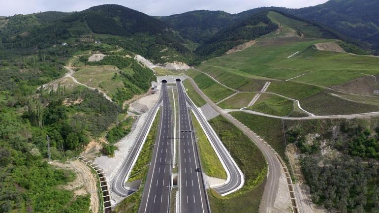 Bakan Uraloğlu: Bölünmüş yol uzunluğumuz, Dünyanın çevresinin 4te 3üne ulaştı