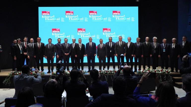 Bakan Bolat: Hedef 2030'a kadar mal ve hizmet ihracatı olarak 500 milyar dolara ulaşmak