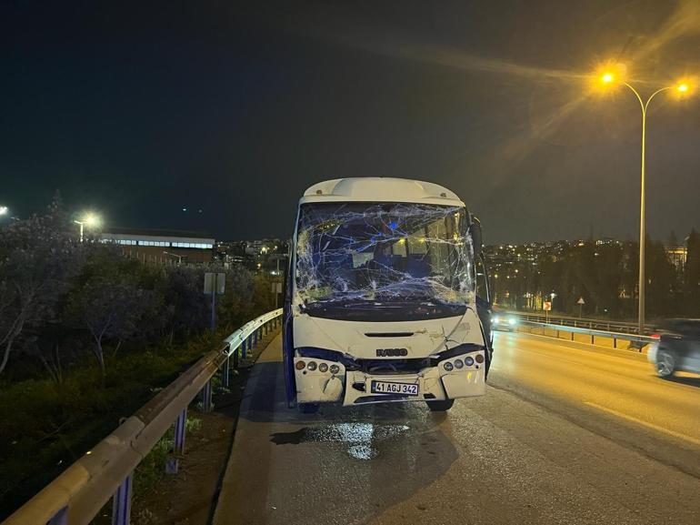 TEM Kocaeli geçişinde servis minibüsü ile TIR çarpıştı; 6 yaralı