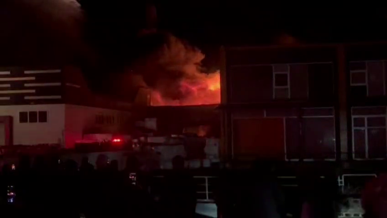 Düzce’de strafor fabrikasında yangın