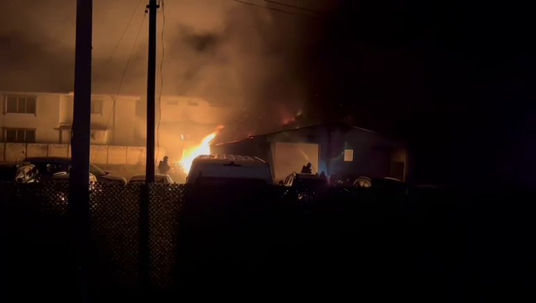 Düzce’de strafor fabrikasında yangın