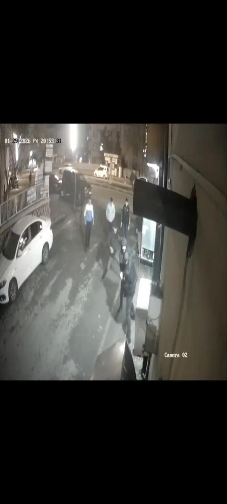 Mardinde silahlı kavga kamerada: 1 yaralı