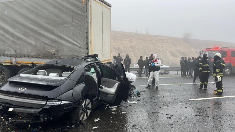 Gaziantepte 10 araçlı zincirleme kaza: 2 ölü,10 yaralı
