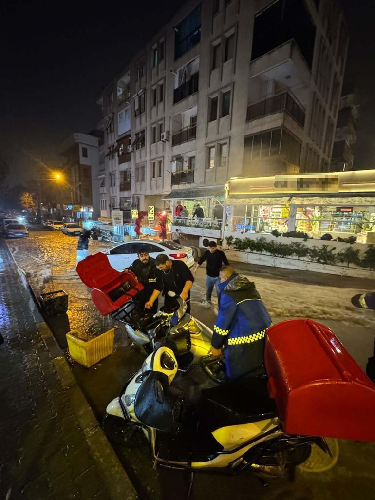 İzmiri sağanak vurdu; 320 konut, 78 iş yeri ve 5 kamu binasını su bastı