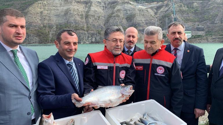 Bakan Yumaklı: Su ürünlerinde 2,3 milyar dolarlık ihracat rakamına ulaştık