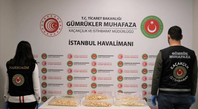 2025’te İstanbul Havalimanı’nda ‘yutucu’ kuryelerden 29,7 kilo uyuşturucu ele geçirildi