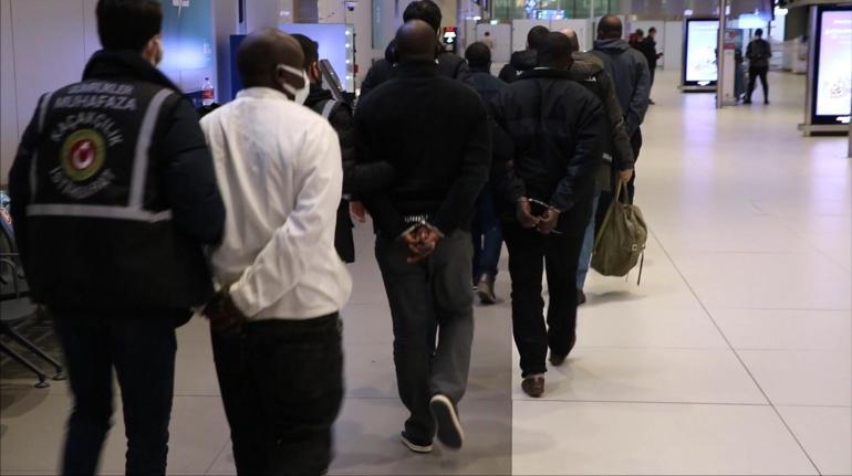 2025’te İstanbul Havalimanı’nda ‘yutucu’ kuryelerden 29,7 kilo uyuşturucu ele geçirildi