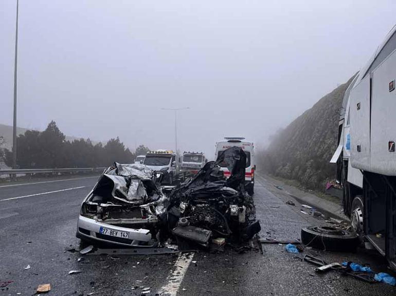 Gaziantepte 10 araçlı zincirleme kaza: 2 ölü,11 yaralı