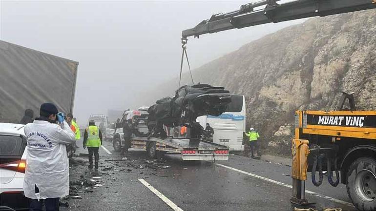 Gaziantepte 10 araçlı zincirleme kaza: 2 ölü,11 yaralı