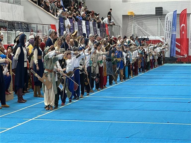 Kütahya’da Geleneksel Türk Okçuluğu şöleni başladı