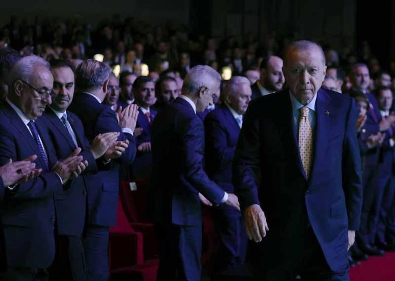 Cumhurbaşkanı Erdoğan: Bölünmüş yollarımızın, 30 bininci kilometresini hizmete almak üzere bir aradayız