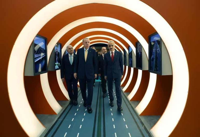 Cumhurbaşkanı Erdoğan: Bölünmüş yollarımızın, 30 bininci kilometresini hizmete almak üzere bir aradayız