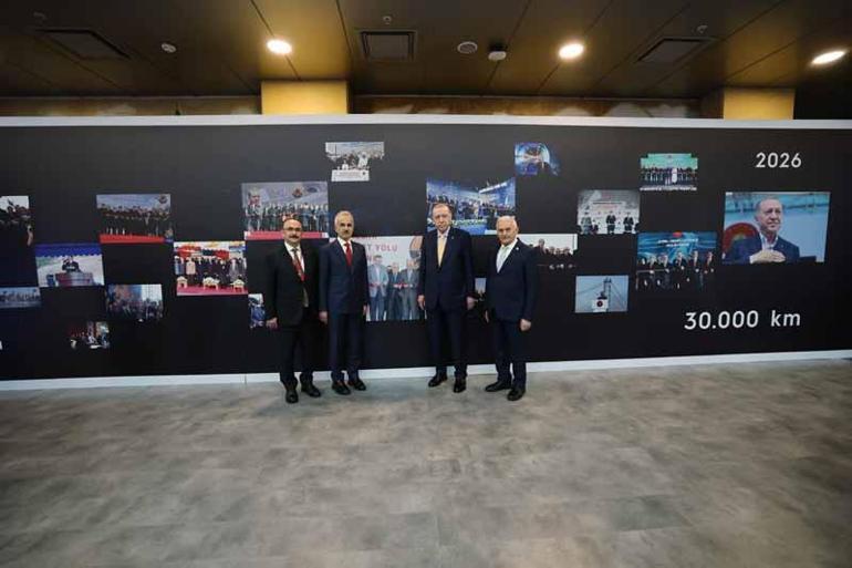 Cumhurbaşkanı Erdoğan: Bölünmüş yollarımızın, 30 bininci kilometresini hizmete almak üzere bir aradayız