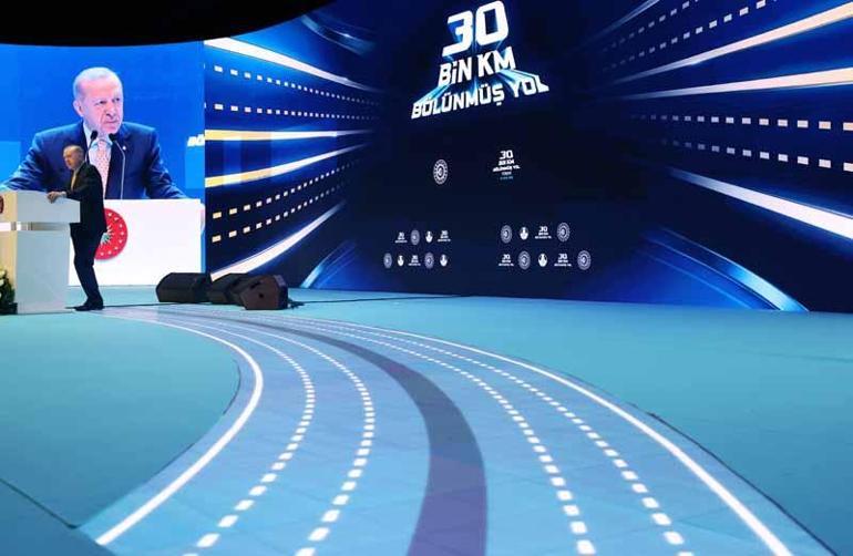 Cumhurbaşkanı Erdoğan: Bölünmüş yollarımızın, 30 bininci kilometresini hizmete almak üzere bir aradayız