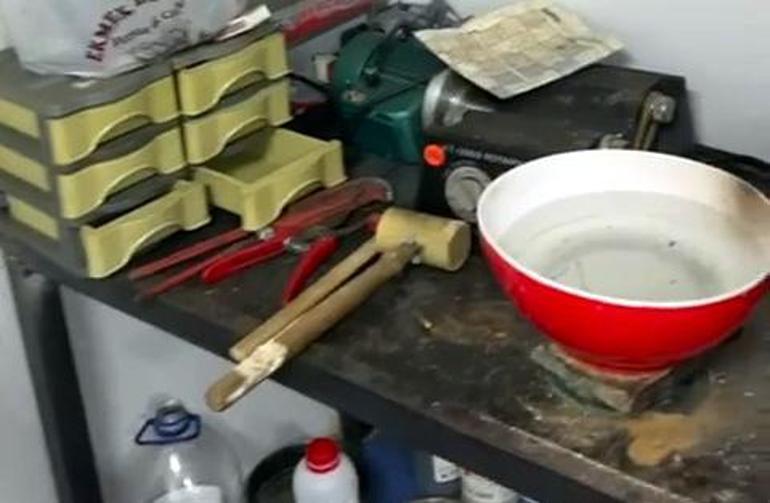 Avcılar’da güzellik merkezi süsü verilen iş yerinde sahte altın üretimine operasyon
