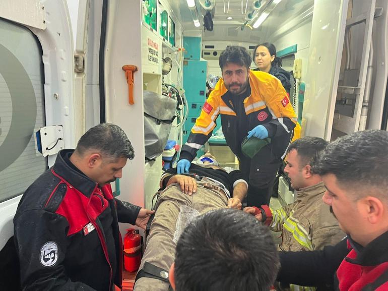 Hatay’da minibüs, otomobille çarpıştı: 5 yaralı