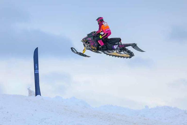 Yaylada Dünya Kar Motosikleti Şampiyonası heyecanı