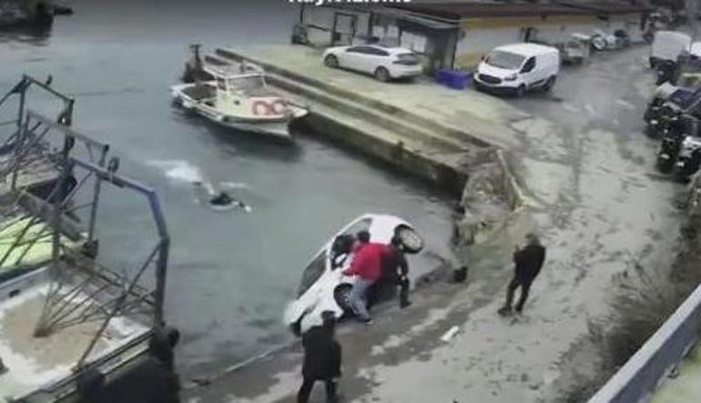 Sarıyerde otomobil denize düştü; tekneden atlayan kişi yüzerek yardıma geldi