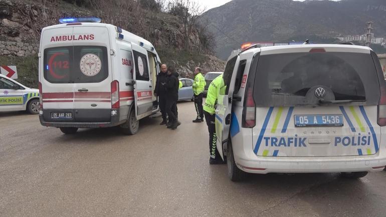 Amasya’da ‘dur’ ihtarına uymayan ehliyetsiz motosiklet sürücüsünün çarptığı polis, yaralandı