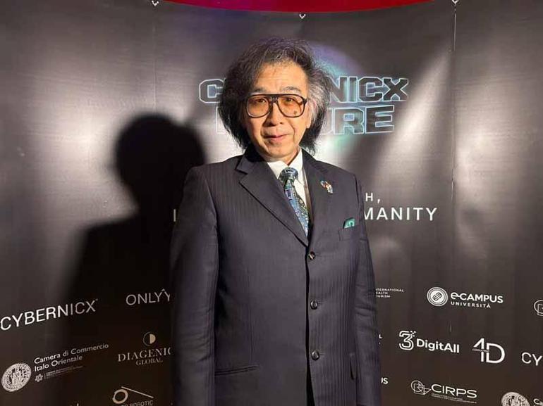 Sağlık alanında insan ile giyilebilir robotik sistemler birleşiyor