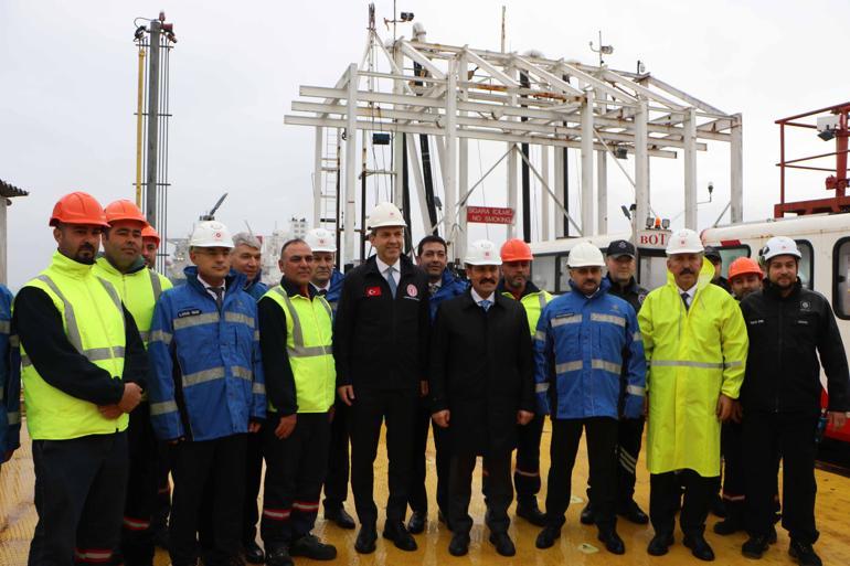 Bakan Bayraktar: Önümüzdeki 2 yılda 200 milyon metreküplük gazı gemilerle alır hale geleceğiz