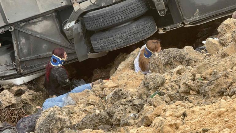 Antalyada yolcu otobüsü devrildi; 8 ölü, 26 yaralı