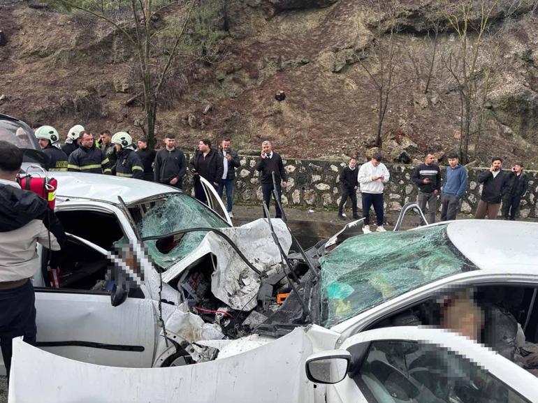 Burdurda iki otomobil kafa kafaya çarpıştı; 7 ölü, 5 yaralı
