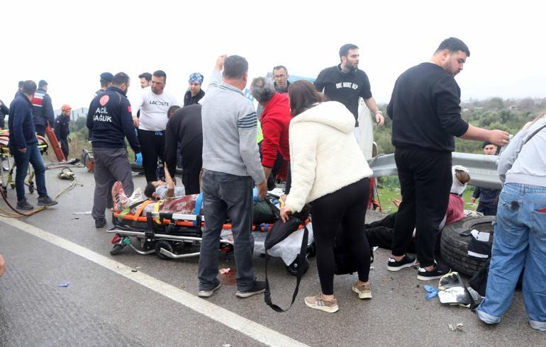 Antalyada yolcu otobüsü devrildi; 9 ölü, 25 yaralı