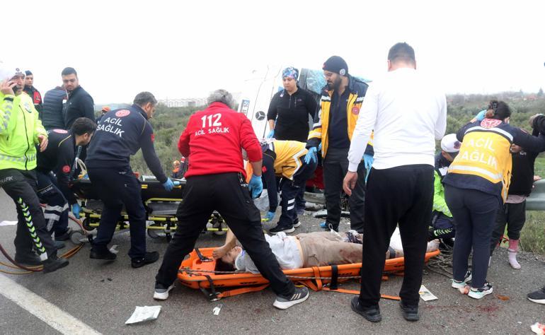 Antalyada yolcu otobüsü devrildi; 9 ölü, 25 yaralı