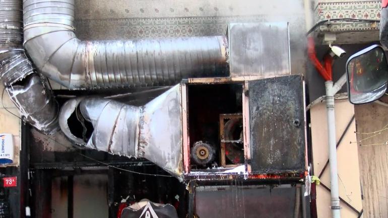 Bayrampaşada restoranın bacasında yangın çıktı; bina tahliye edildi