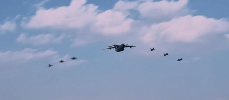 MSBden 9 bin feetten paraşüt atlayışı paylaşımı