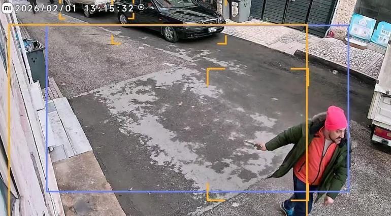 Tabancayla kayınpederini öldürüp, kayınbiraderini yaraladıktan sonra kaçtı