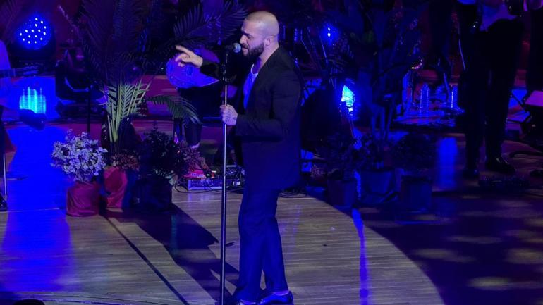 Şarkıcı Berkay, Ankarada dinleyicileriyle buluştu