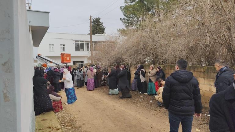 Evde çıkan yangında çift öldü, 2 kişi dumandan etkilendi