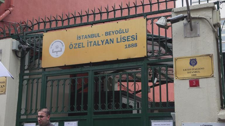 Özel İtalyan Lisesinde görev yapan 14 Türk öğretmenden grev kararı