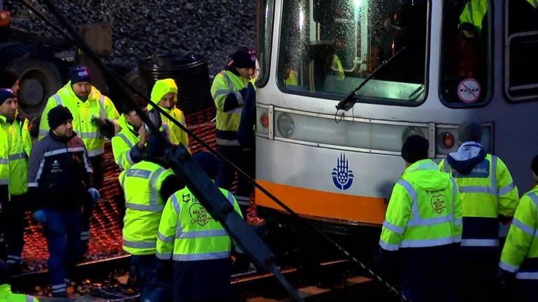 Esenlerde metro raydan çıktı; yolcular tahliye edildi