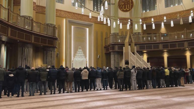 Berat Kandili Taksim Camiinde dualarla idrak edildi