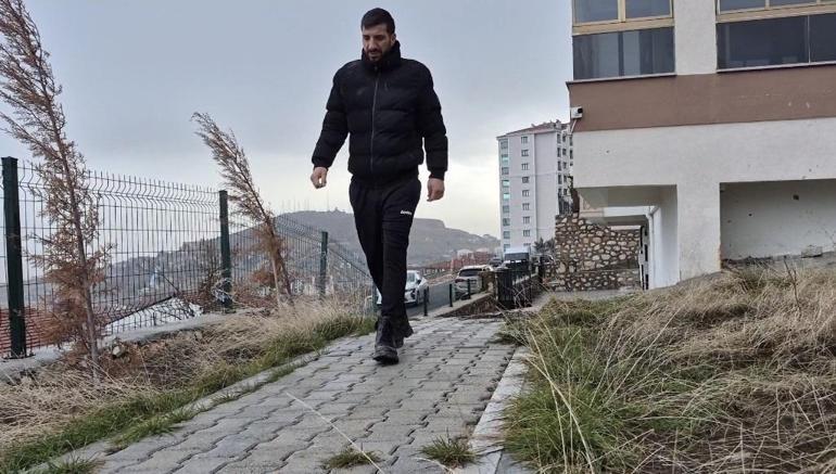 Dili boğazına kaçan kaleci, polisin müdahalesi ile kurtuldu